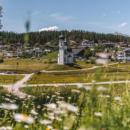 Haus Bergkristall - Appt. Schneider * זיפלד אין טירול