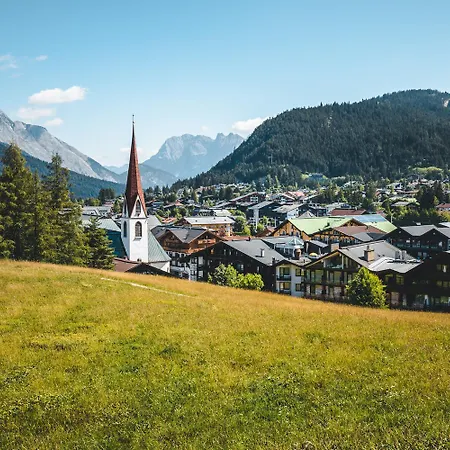 Haus Bergkristall - Appt. Schneider * זיפלד אין טירול